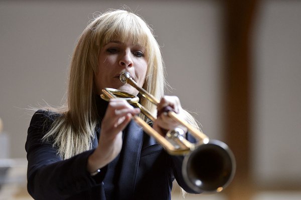 Na Classic Praha zazní populární barokní melodie v podání slavné trumpetistky Alison Balsom