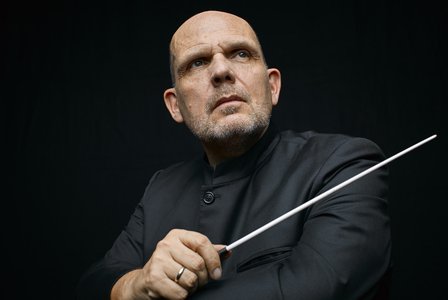 Jaap van Zweden bude příštím šéfdirigentem francouzských rozhlasových filharmoniků