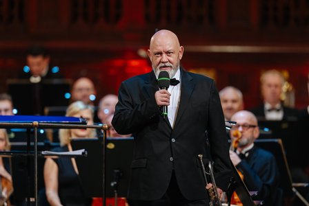 Jan Hasenöhrl v pořadu Hudba v miléniu představuje 31. sezónu ČNSO a vzpomíná na Libora Peška i Carla Davise