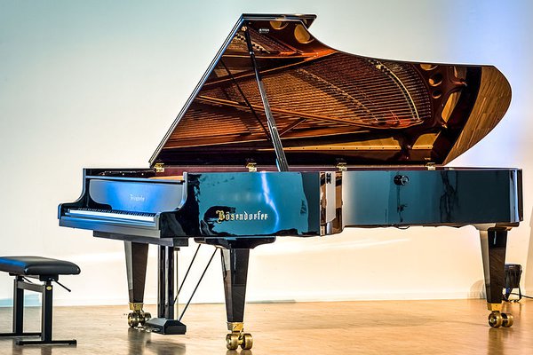 Požár zasáhl továrnu na klavíry Bösendorfer. Výroba není ohrožena