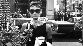 Píseň Moon River ve filmu Snídaně u Tiffanyho nazpívala Audrey Hepburnová osobně