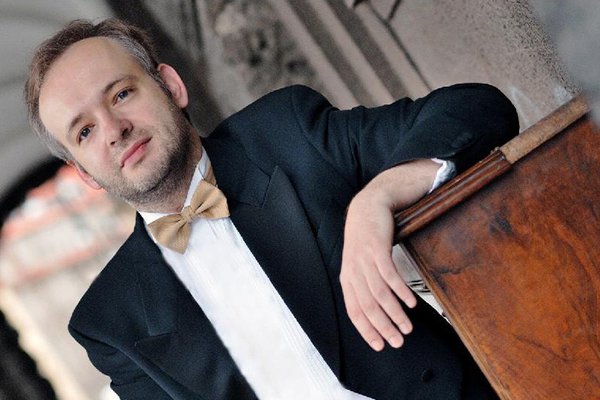Martin Kasík zahajuje Světovou klavírní tvorbu