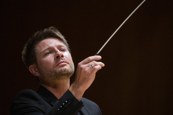 Polský dirigent Krzysztof Urbański, vítěz Pražského jara, bude šéfdirigentem v Bernu