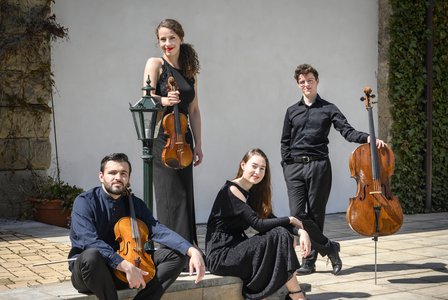 Nový projekt Šest na pětce přinese klasickou hudbu do Komunitního Prostoru Smíchov. Zítra ho zahájí koncert Kukal Quartetu