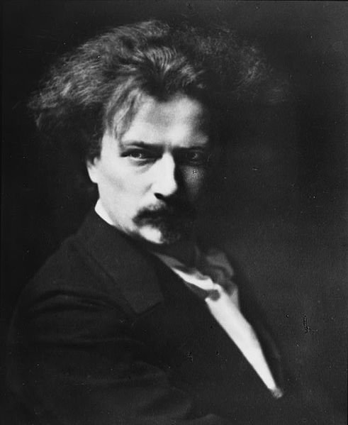 Portrait_photograph_of_Ignace_Paderewski.jpg