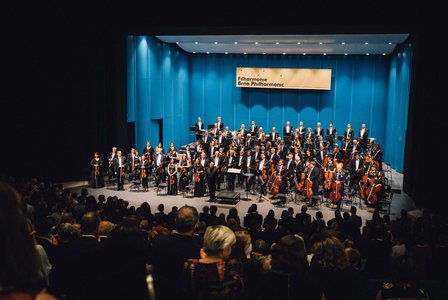 Slavnostním zahájením sezony vyjadřuje Filharmonie Brno NE! všem válečným agresím. Spojuje Martinů a Šostakoviče