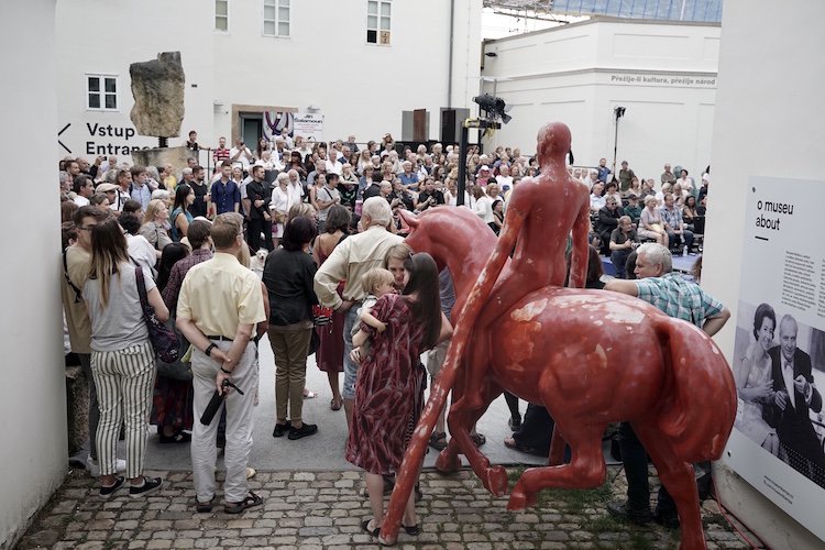Vernisaz vystavy Jiriho Salamouna (c) foto Filip Cermak_Museum Kampa.jpg
