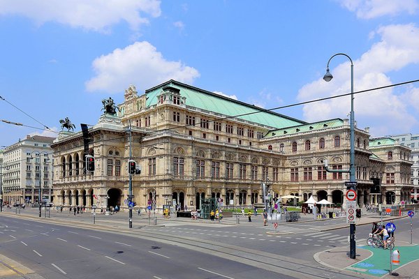 Patří opera do muzea ?