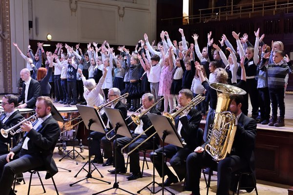 Orchestr opět na dotek