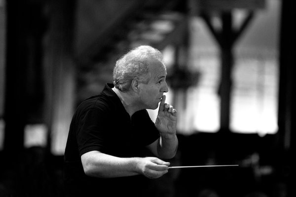 Česká filharmonie vyráží do Bukurešti, začátkem září vydá dalšího Mahlera