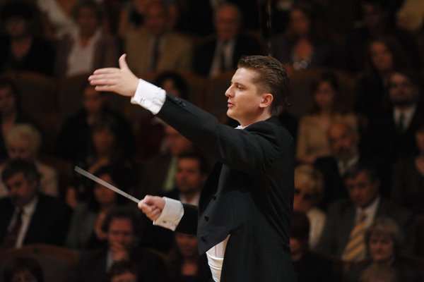 Co na sebe prozradí dirigent Jan Kučera ?