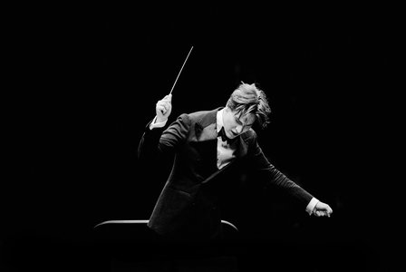 Klaus Mäkelä pokračuje ve vydávání Stravinského baletů s Pařížským orchestrem