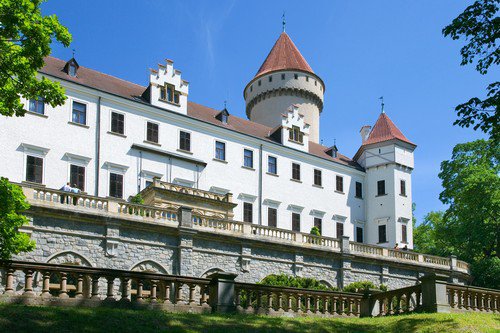 Jára Cimrman, ležící spící: Největší český génius se pokoušel podkopat monarchii na zámku Konopiště