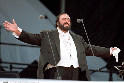 „Král vysokého C“ Luciano Pavarotti miloval špagety a fotbal