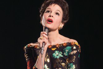 Renée Zellweger jako hollywoodská star Judy Garland