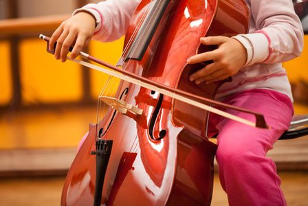 V Palais de la Musique et des Congrès zněla hudba v podání dětí z celého světa