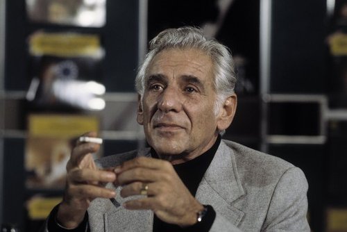 Silný kuřák, vášnivý aktivista v oblasti občanských práv, ale především charismatický dirigent světového renomé. Leonard Bernstein